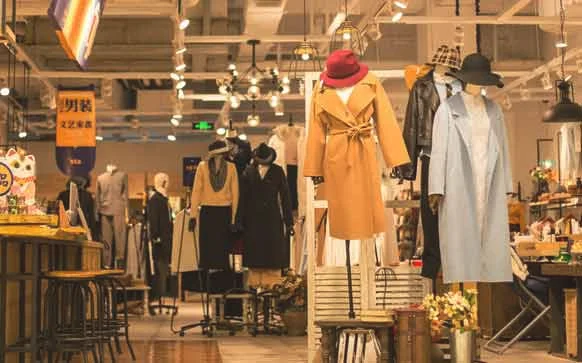 如何加盟品牌服装店