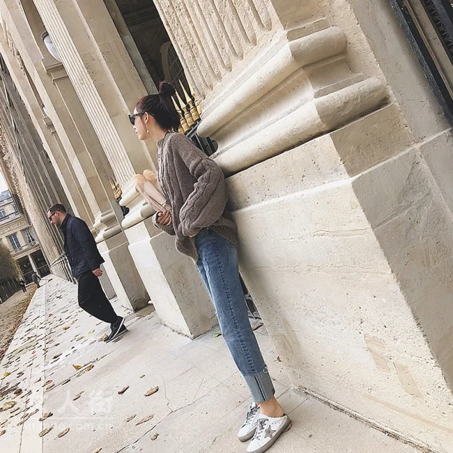 春季牛仔裤这样穿，妩媚干练更有型