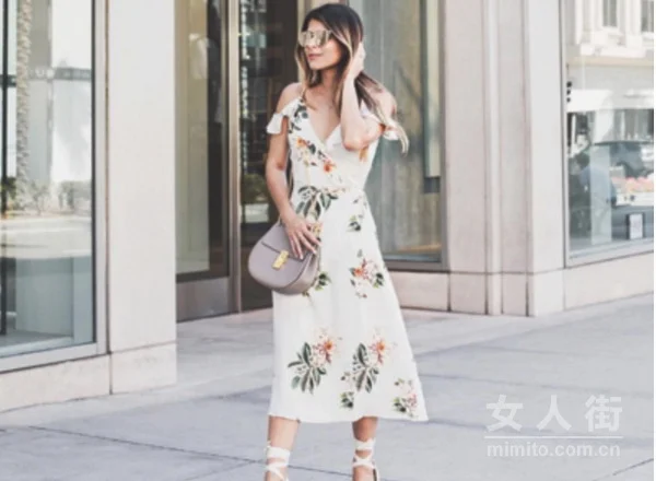 当碎花落在裙上,你就是撩人小姐姐!