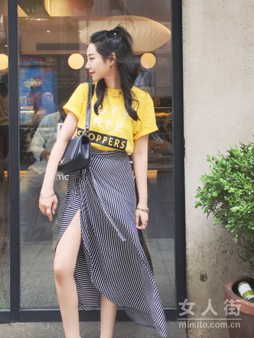 想要秀美腿，教你一招要会穿开衩裙