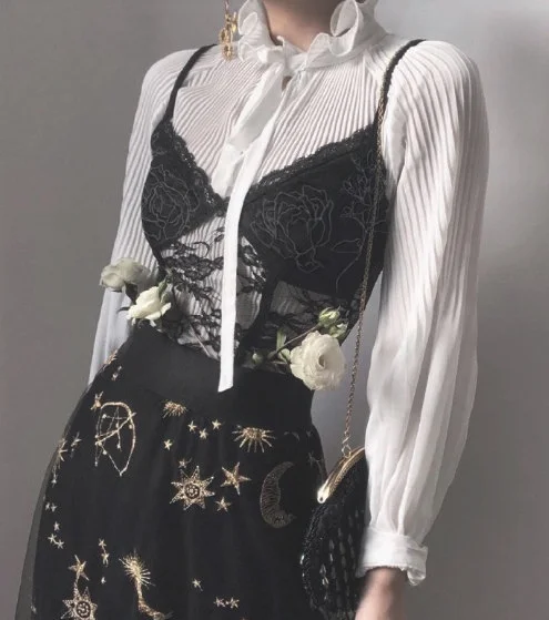 甜美与性感兼备的复古系穿示范