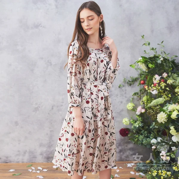 当碎花落在裙上,你就是撩人小姐姐!