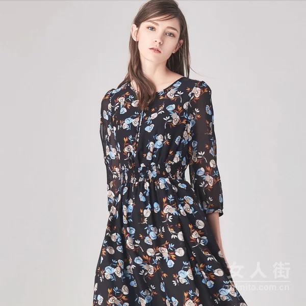 当碎花落在裙上,你就是撩人小姐姐!