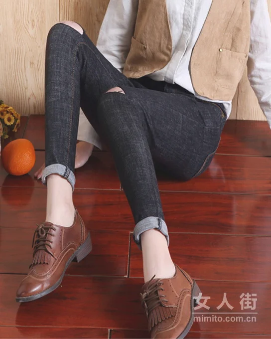 渔网袜再度风靡，乞丐裤成最大赢家