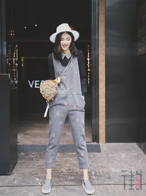 出门穿衣不会搭配?连体裤穿出大气场