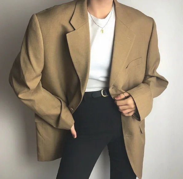 2022早春女生西装穿搭示范参考