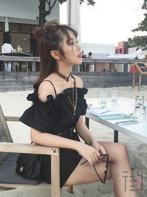 出门穿衣不会搭配?连体裤穿出大气场