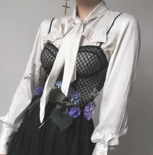 甜美与性感兼备的复古系穿示范