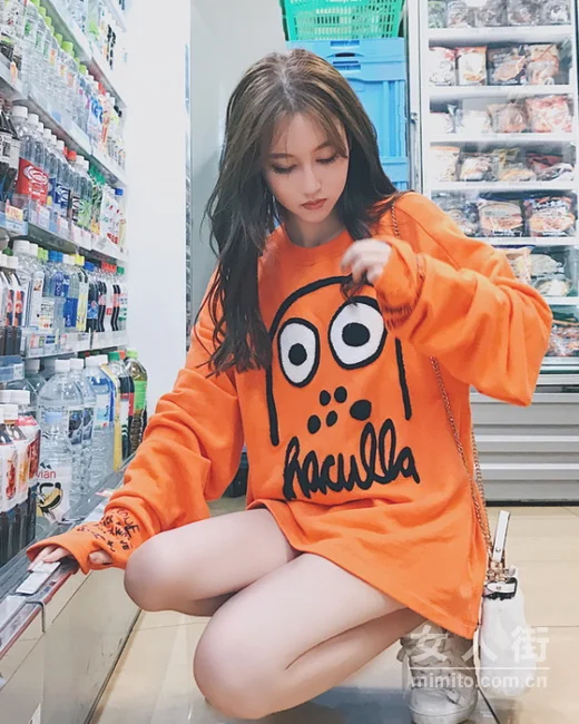 运动女孩喜欢穿的，帅气卫衣BF风