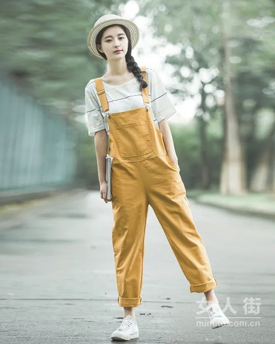 春季减龄搭配，背带裤的美好时代