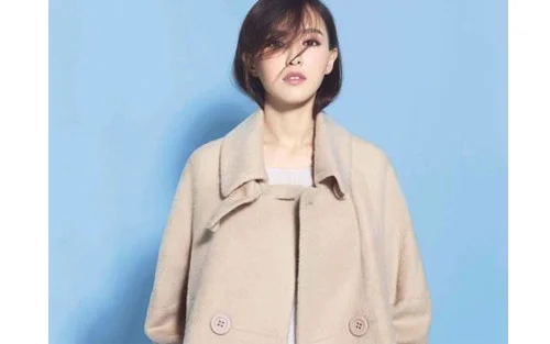 秋季风衣搭配_风衣搭配什么裤子好看