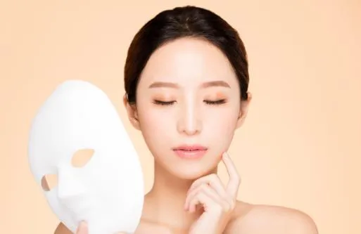 黑面膜、白面膜不重要！医师教你看成分挑对面膜