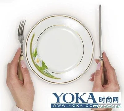 日本流行 左手吃饭对减肥有帮助
