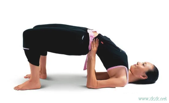 简单瑜伽四式 轻松摆脱久坐肥胖