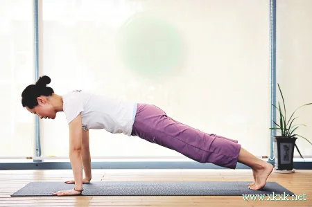 简单瑜伽四式 轻松摆脱久坐肥胖