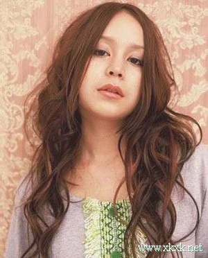 时尚潮流长卷发 小女人越变越可爱