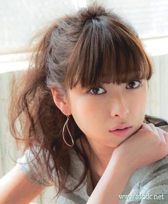 夏日百搭造型甜美扎发示范