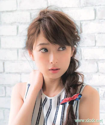 夏日百搭造型甜美扎发示范