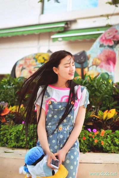 武大女神清纯美照 长发及腰轻熟性感