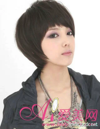 2012流行发型 女生修颜俏短发