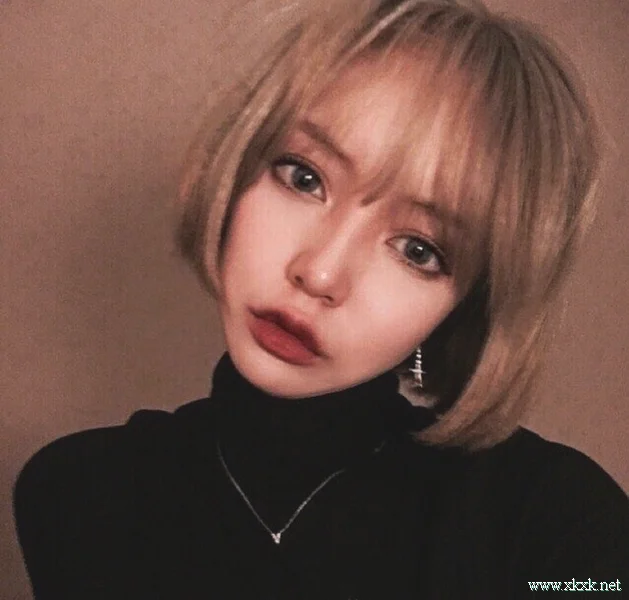 漂亮的短发小姐姐，看后有换短发的冲动