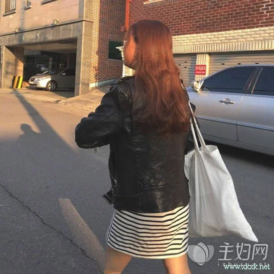 卷发长发美女背影杀 2017披肩长卷发精选