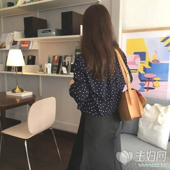 卷发长发美女背影杀 2017披肩长卷发精选