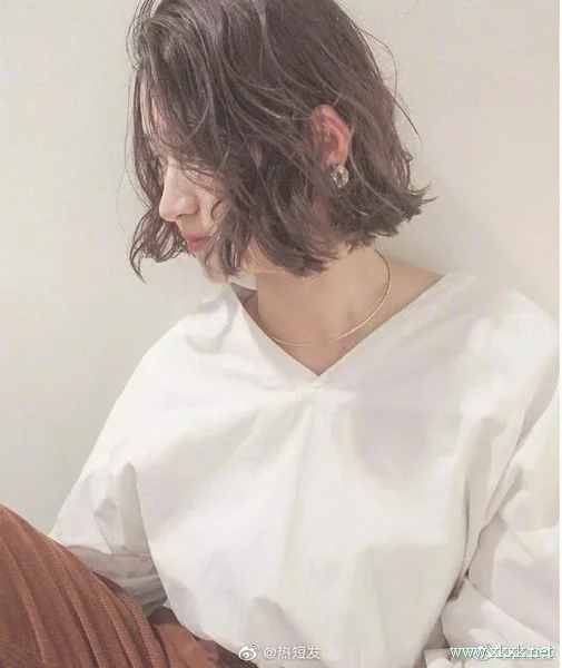 日系空气短发，中短发女生换发型推荐