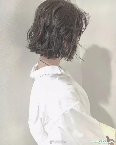 日系空气短发，中短发女生换发型推荐