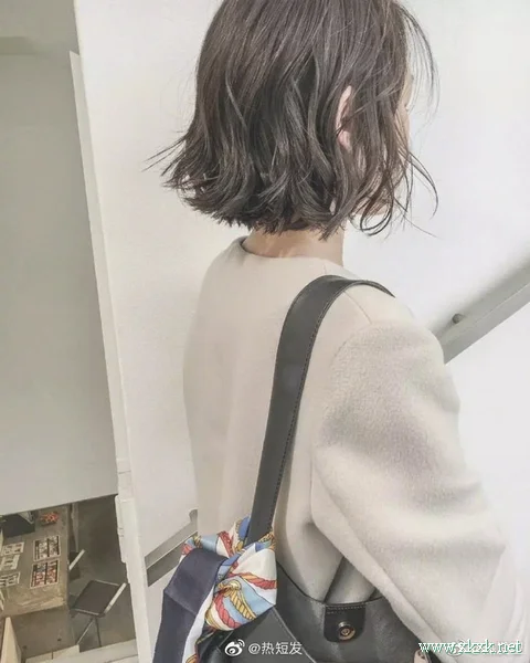 日系空气短发，中短发女生换发型推荐