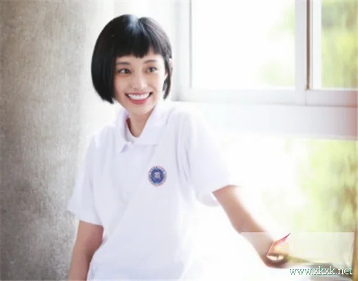 校花盖玥希亲身示范2021最火女生发型