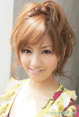 5款百搭马尾发型清新又甜美