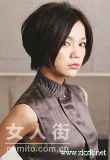 2010年新款复古发型 中分尽显优雅