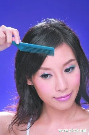 5步DIY直发变卷 更有浓浓女人味