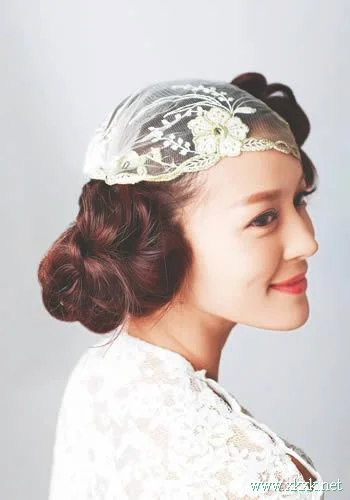 四款复古发型 让你轻松做玩穿越