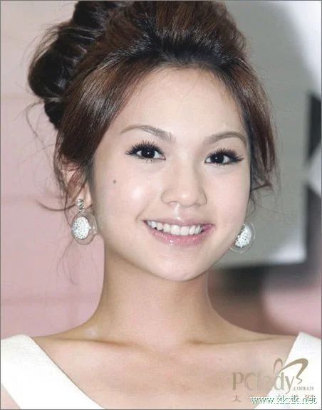 超炫热播《不良笑花》校花级美女发型