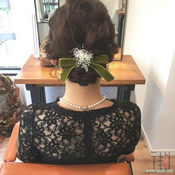 准新娘必备，9款适合新娘的唯美编发 ​