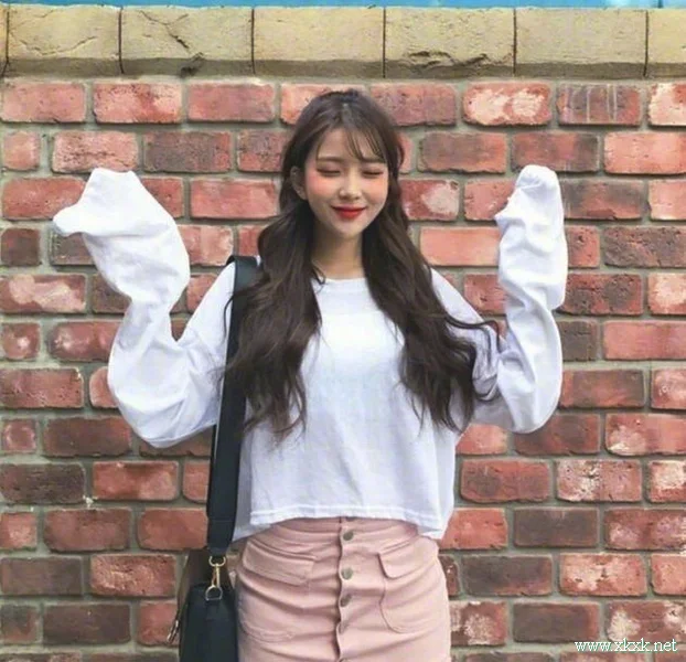 甜美的半扎长发示范,即妩媚又透着少女感