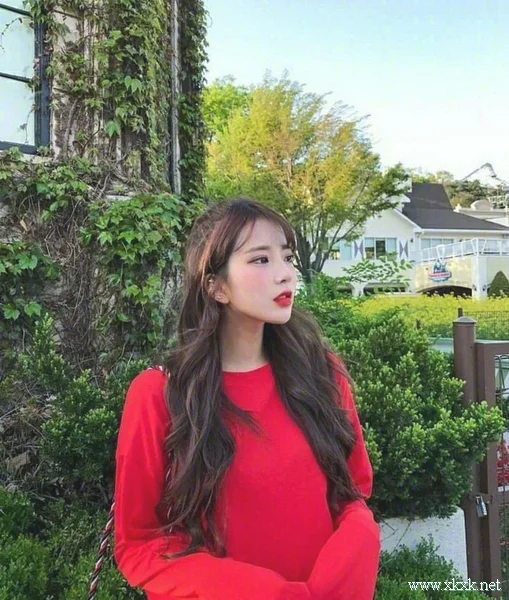 甜美的半扎长发示范,即妩媚又透着少女感