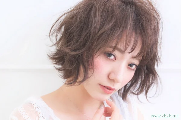 2021年长脸女生最适合的9款短发