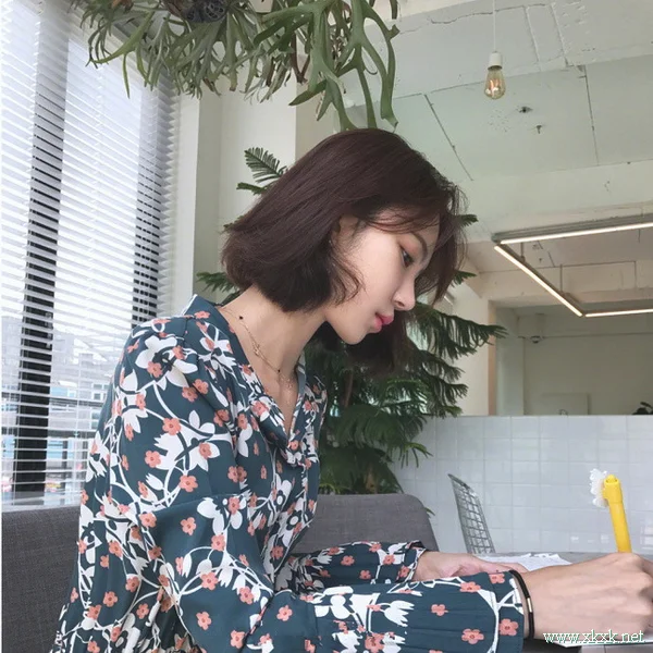 超有气质的知性风短发小姐姐