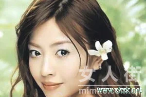 保暖妩媚 浪漫冬季妖娆新娘卷发