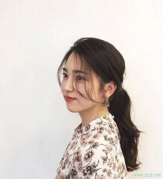 温柔甜美系女生发型，9款低马尾造型示范
