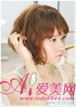 三款盘发DIY 浪漫夏日的甜美发型