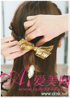 三款盘发DIY 浪漫夏日的甜美发型
