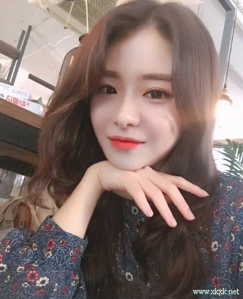 中长波浪卷发型推荐，甜美又不失女人味