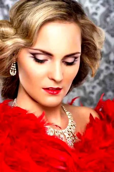 非主流女士时尚假发套 以“假”乱真美丽不打折