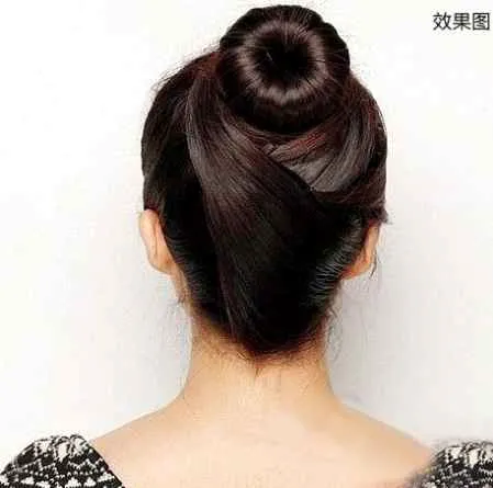 DIY韩式丸子头的扎法 国庆度假约会的抢眼发型