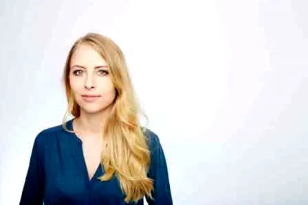最新女生俏皮礼帽发型 减龄修颜秒杀他人眼球