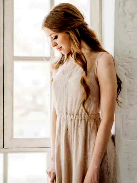 2013最美纹理烫发型图片 倪妮玫瑰般娇艳